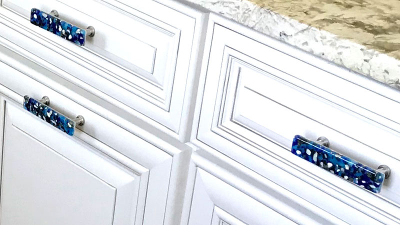 Color Contrast In Choosing Glass Knob And Pull Decorative Cabinet
